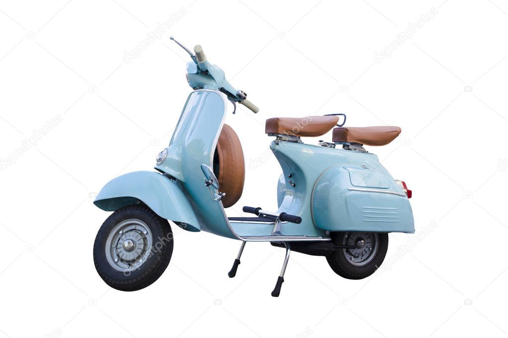 Scooter classico prima del restauro con carene da sistemare
