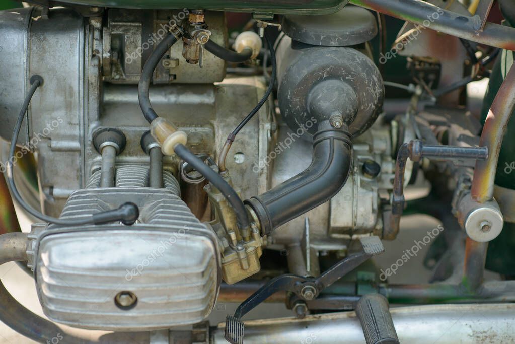 Dettaglio motore di moto storica revisionato e pulito